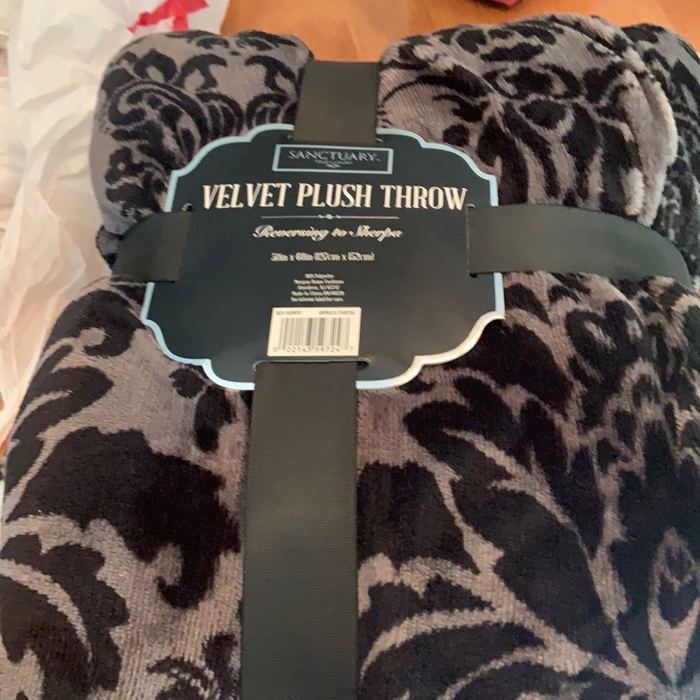 Brand new velvet plush throw